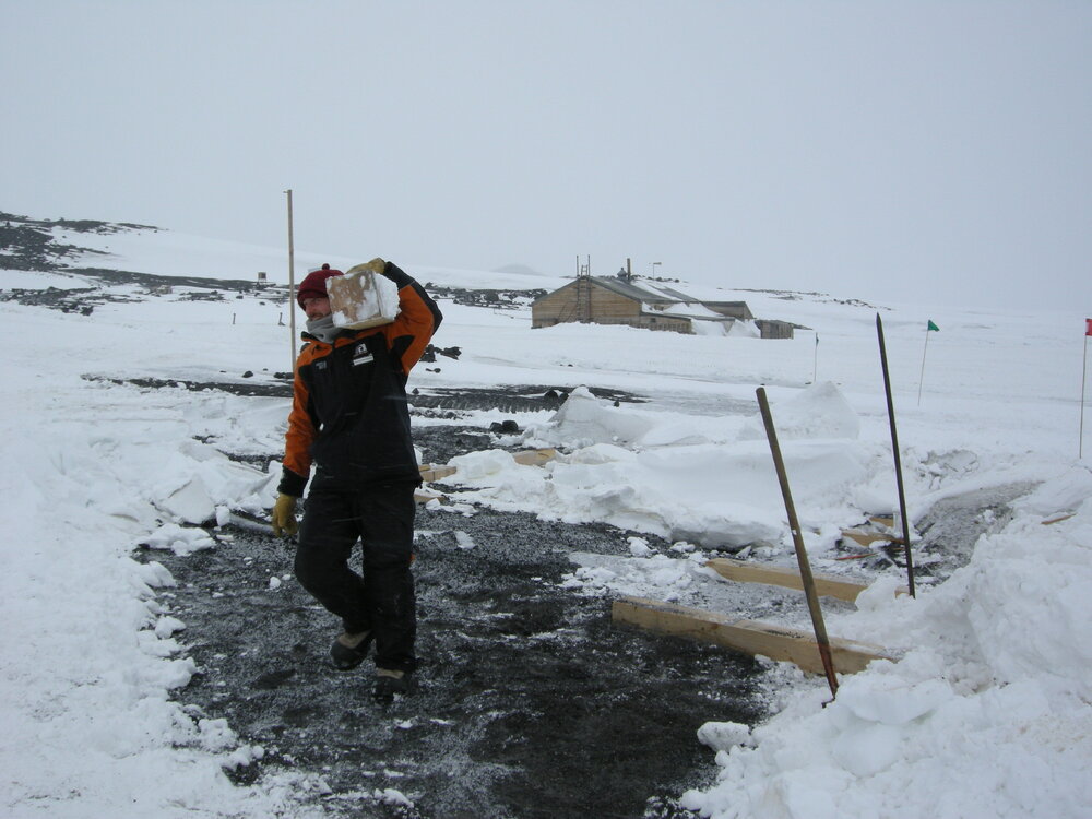 2013-14 Josiah Wagener removing wood from Cape Evans (004)