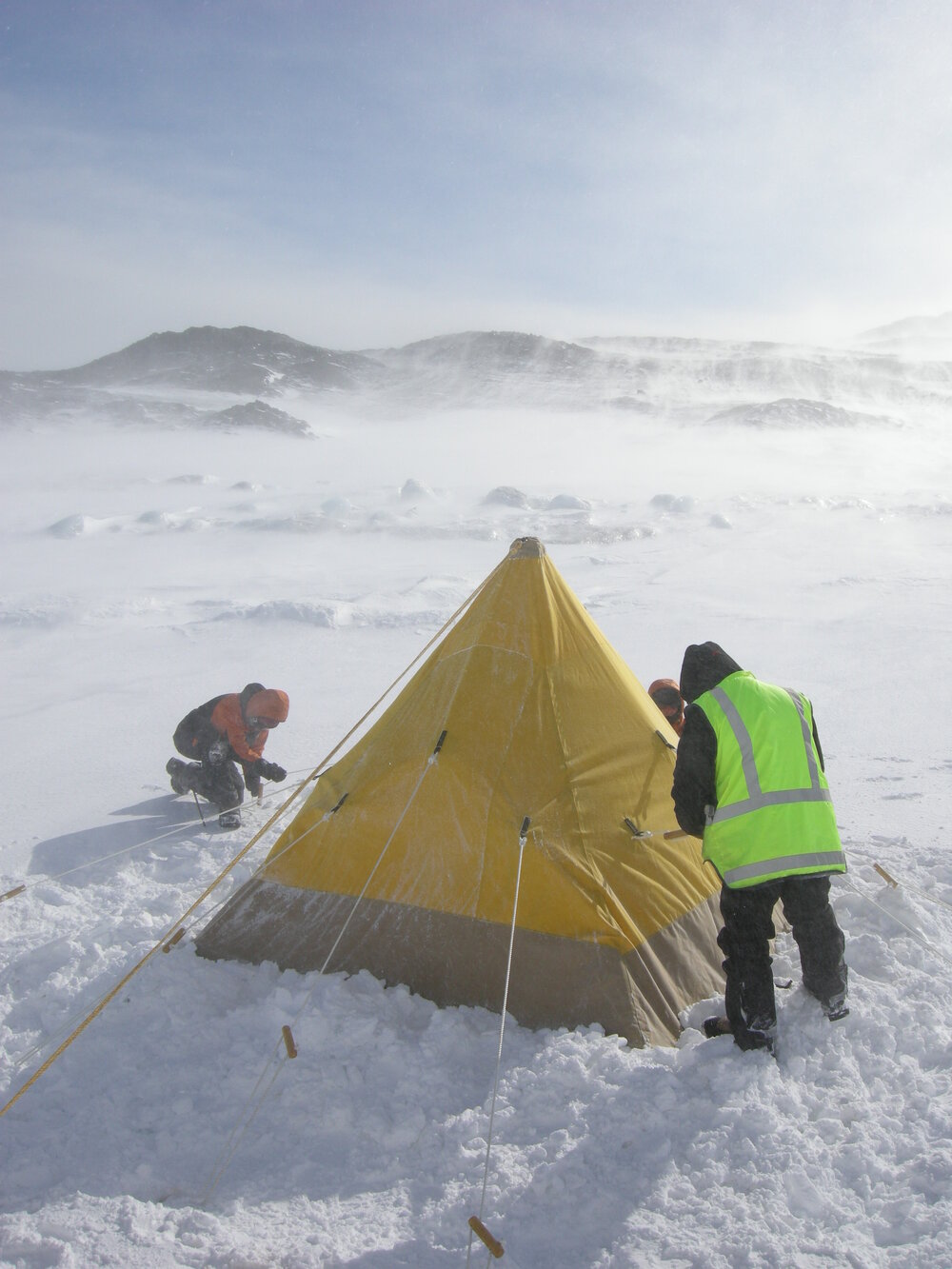 2013-14 AHT team erecting a tent at the Cape Royds field camp