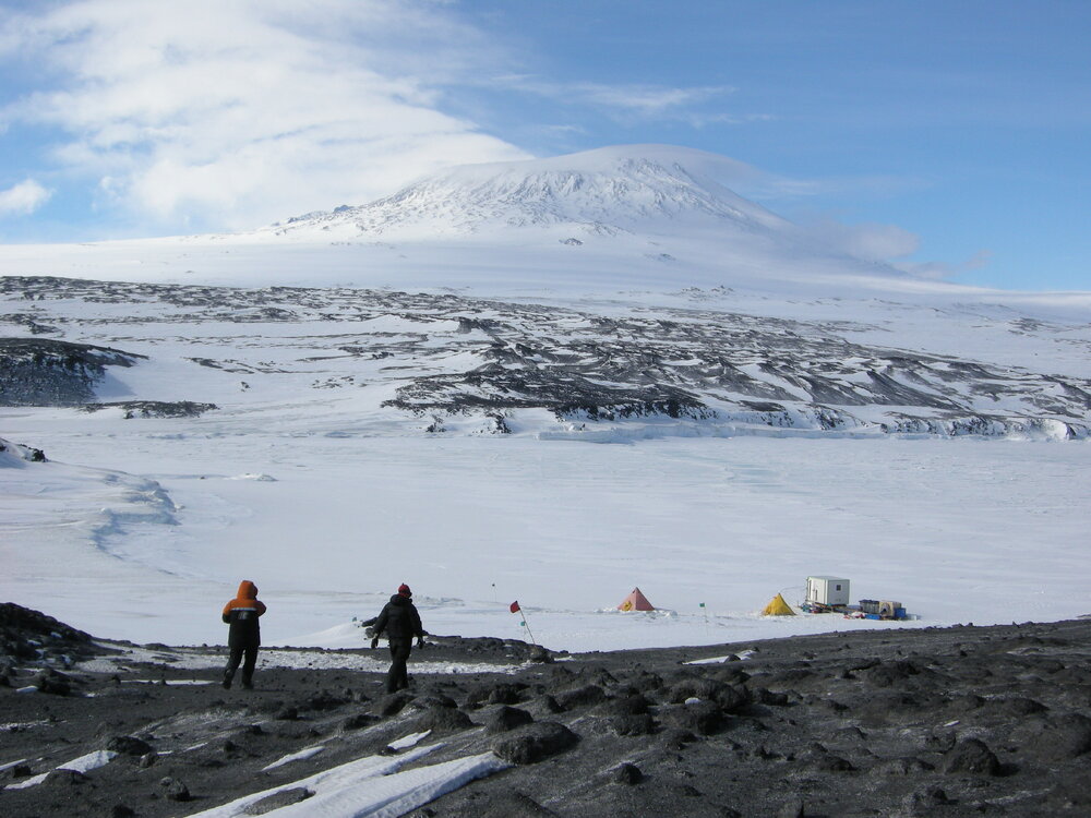 2013-14 AHT team head towards the field camp, Cape Royds