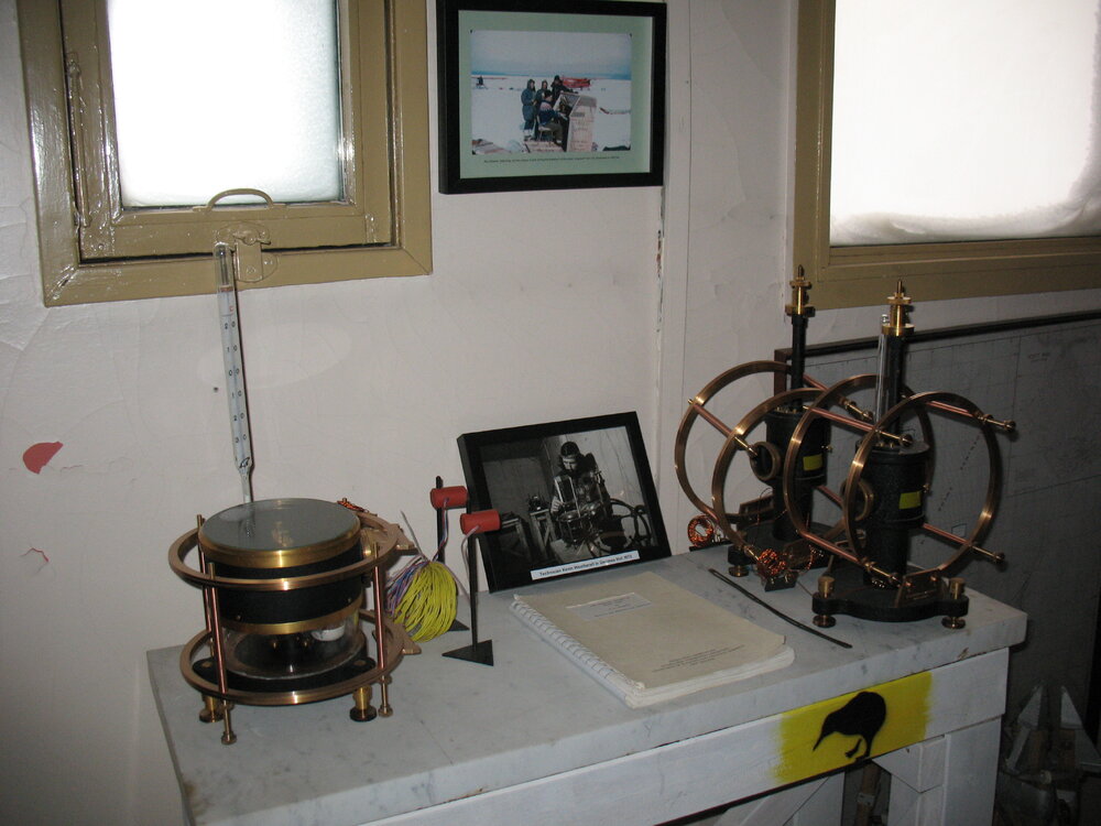 2013-14 Instruments and other artefacts inside the TAE/IGY hut, Scott Base