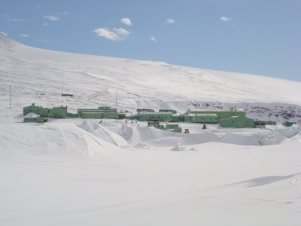 2013-14 Scott Base at Pram Point (001)