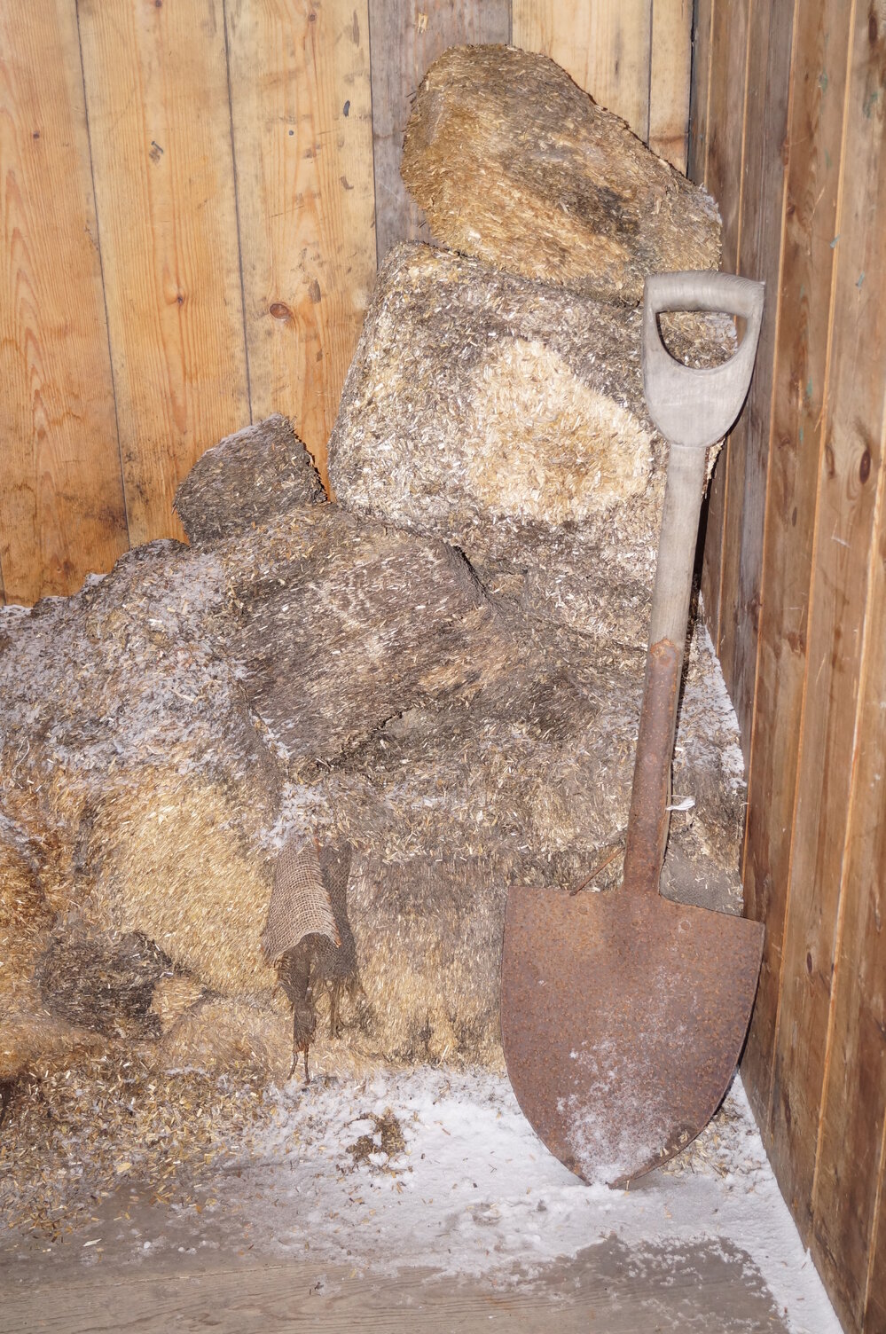 2013-14 Location image, fodder bales, Scott's 'Discovery' hut, Hut Point (001)