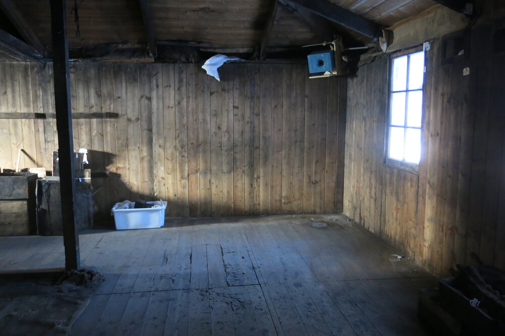 2013-14 Location image, removed artefacts, Scott's 'Discovery' hut, Hut Point (005)
