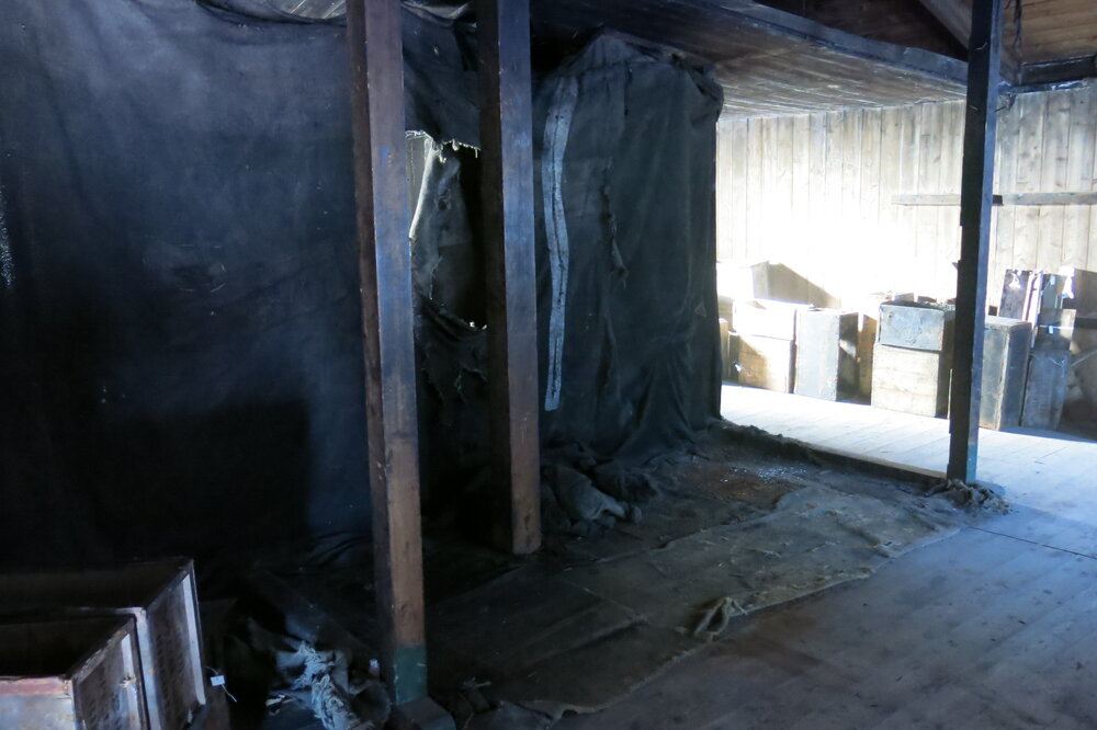 2013-14 Location image, removed artefacts, Scott's 'Discovery' hut, Hut Point (006)