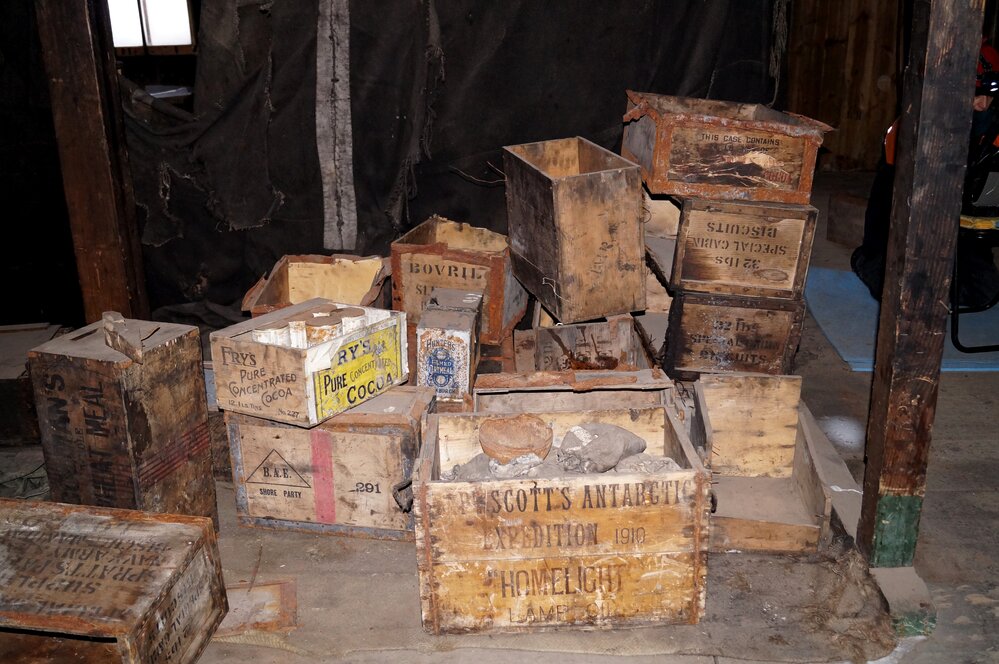 2013-14 Location image, Venesta cases, Scott's 'Discovery' hut, Hut Point (001)