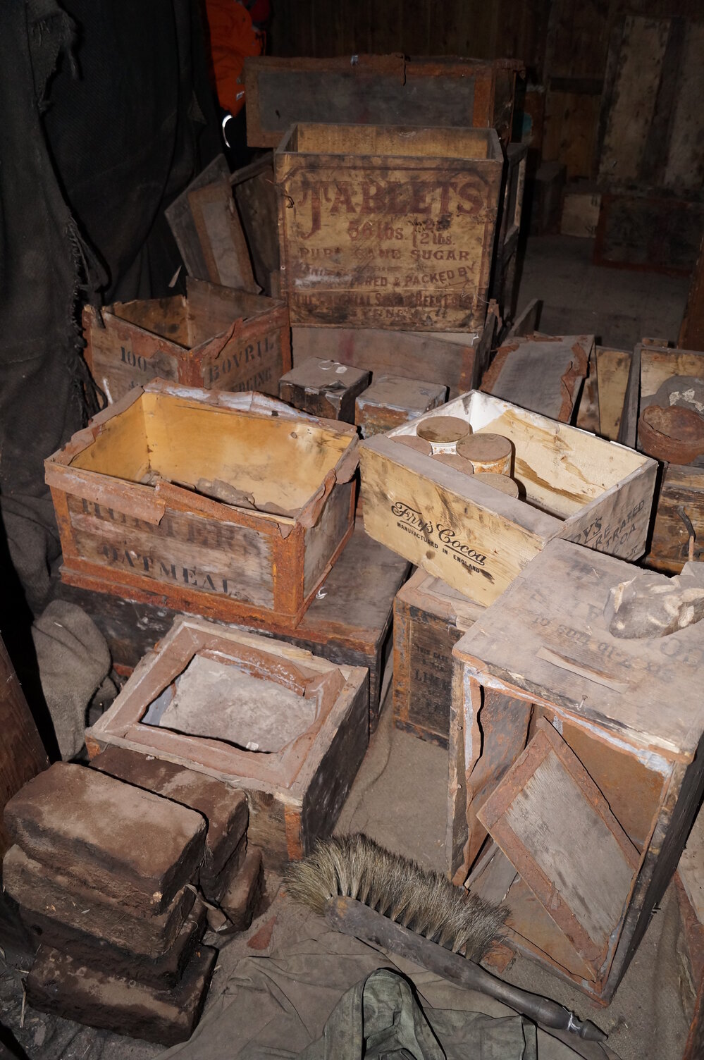 2013-14 Location image, Venesta cases, Scott's 'Discovery' hut, Hut Point (016)