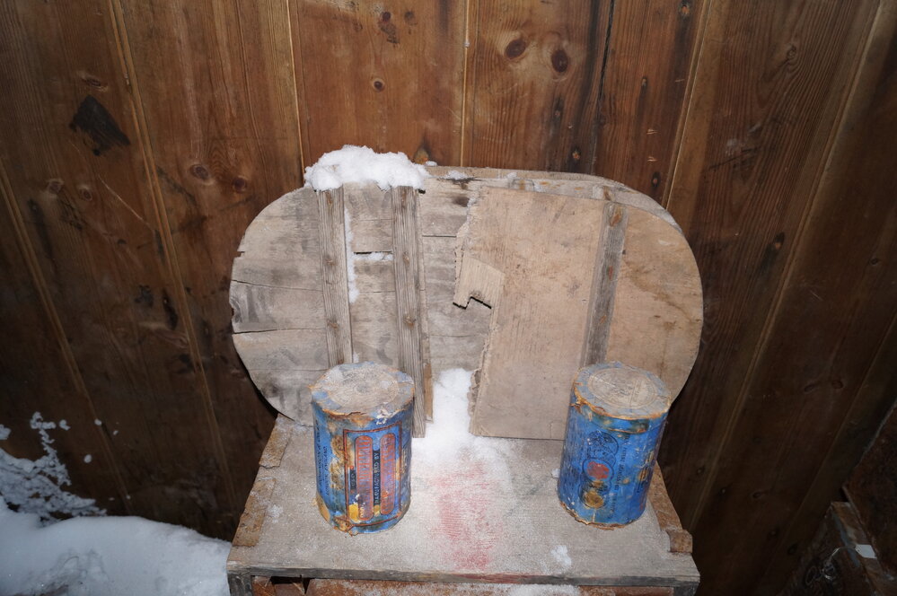 2013-14 Location image, artefacts, Scott's 'Discovery' hut, Hut Point