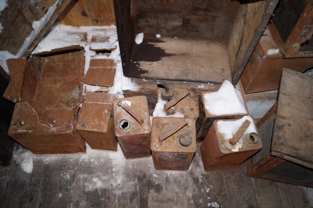 2013-14 Location image, artefacts, Scott's 'Discovery' hut, Hut Point