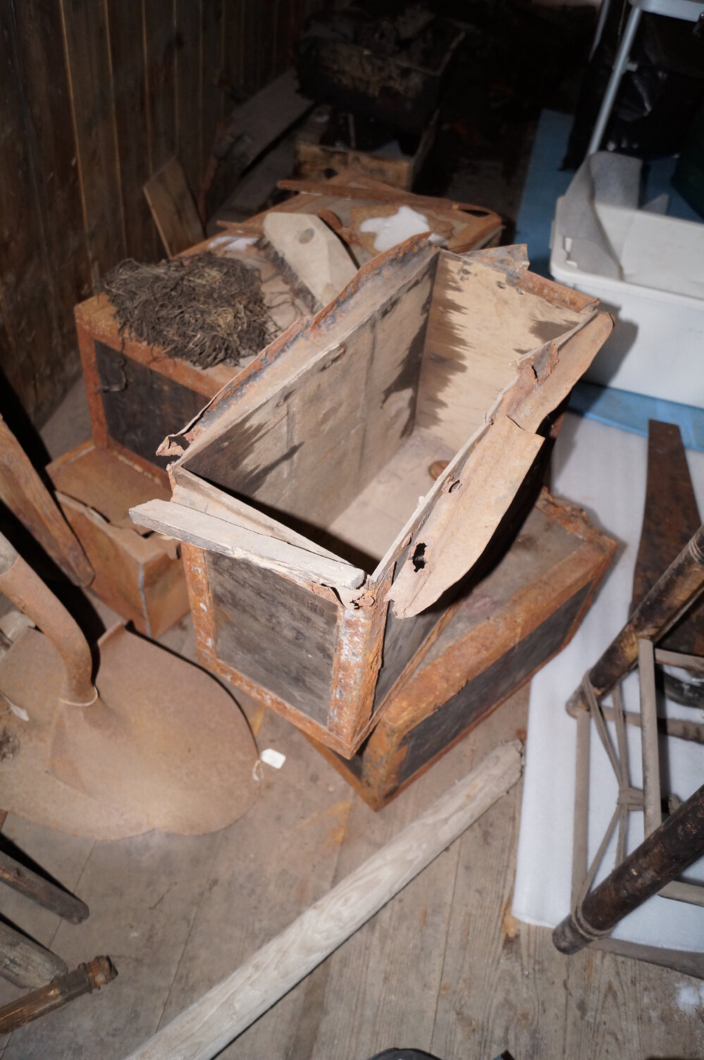 2013-14 Location image, artefacts, Scott's 'Discovery' hut, Hut Point