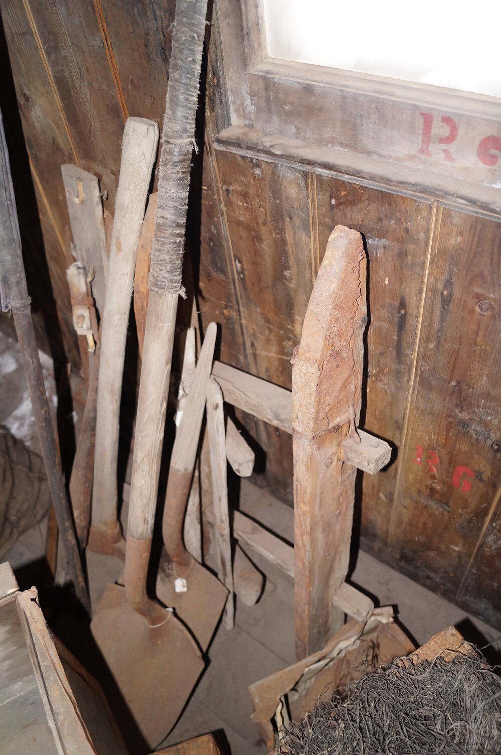 2013-14 Location image, artefacts, Scott's 'Discovery' hut, Hut Point