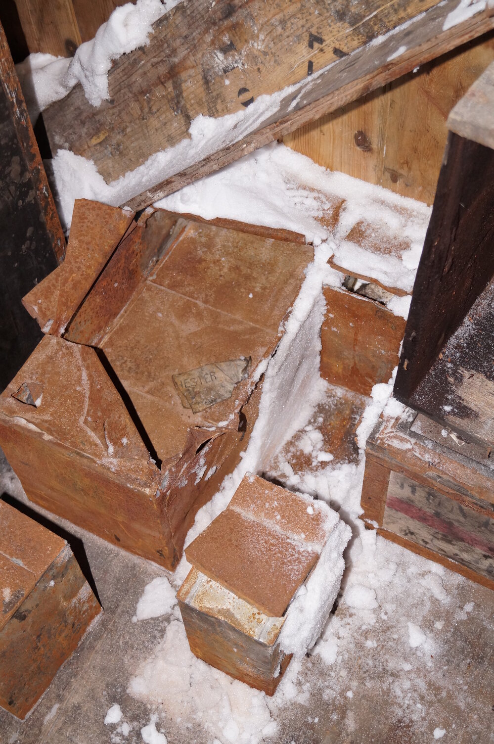 2013-14 Location image, artefacts, Scott's 'Discovery' hut, Hut Point