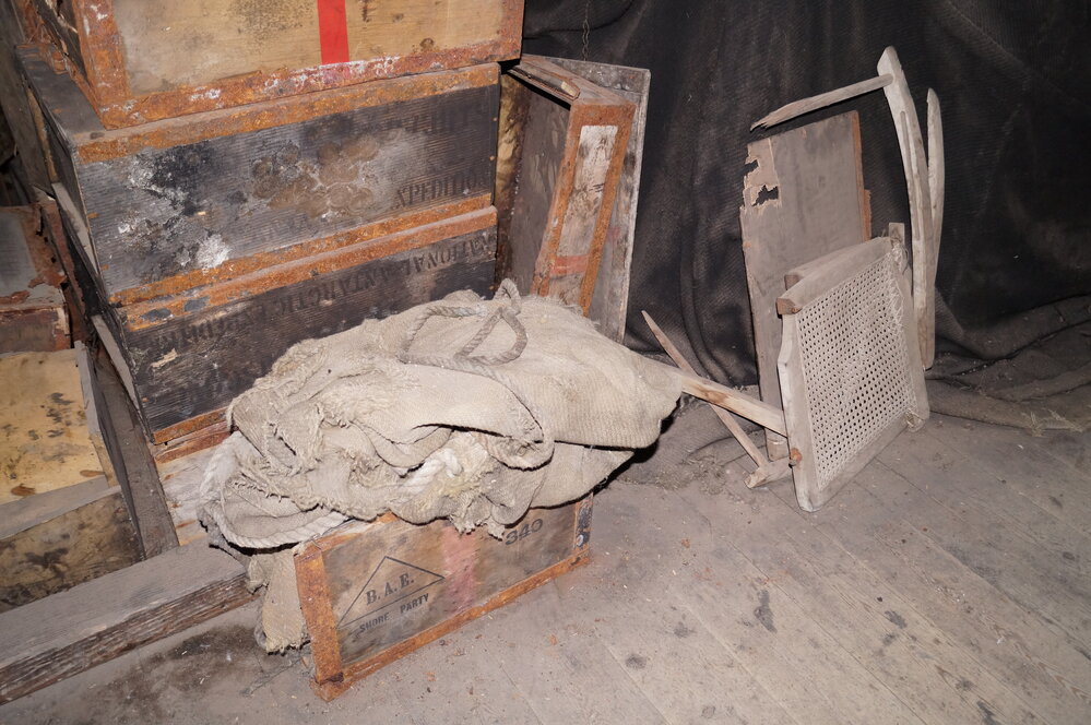 2013-14 Location image, artefacts, Scott's 'Discovery' hut, Hut Point