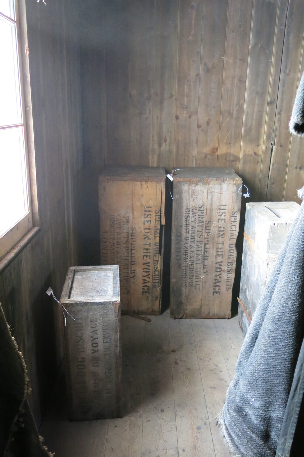 2013-14 Location image, artefacts, Scott's 'Discovery' hut, Hut Point