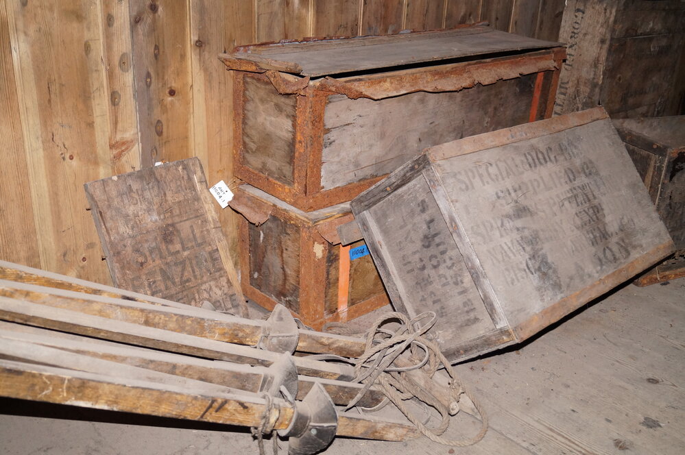 2013-14 Location image, artefacts, Scott's 'Discovery' hut, Hut Point