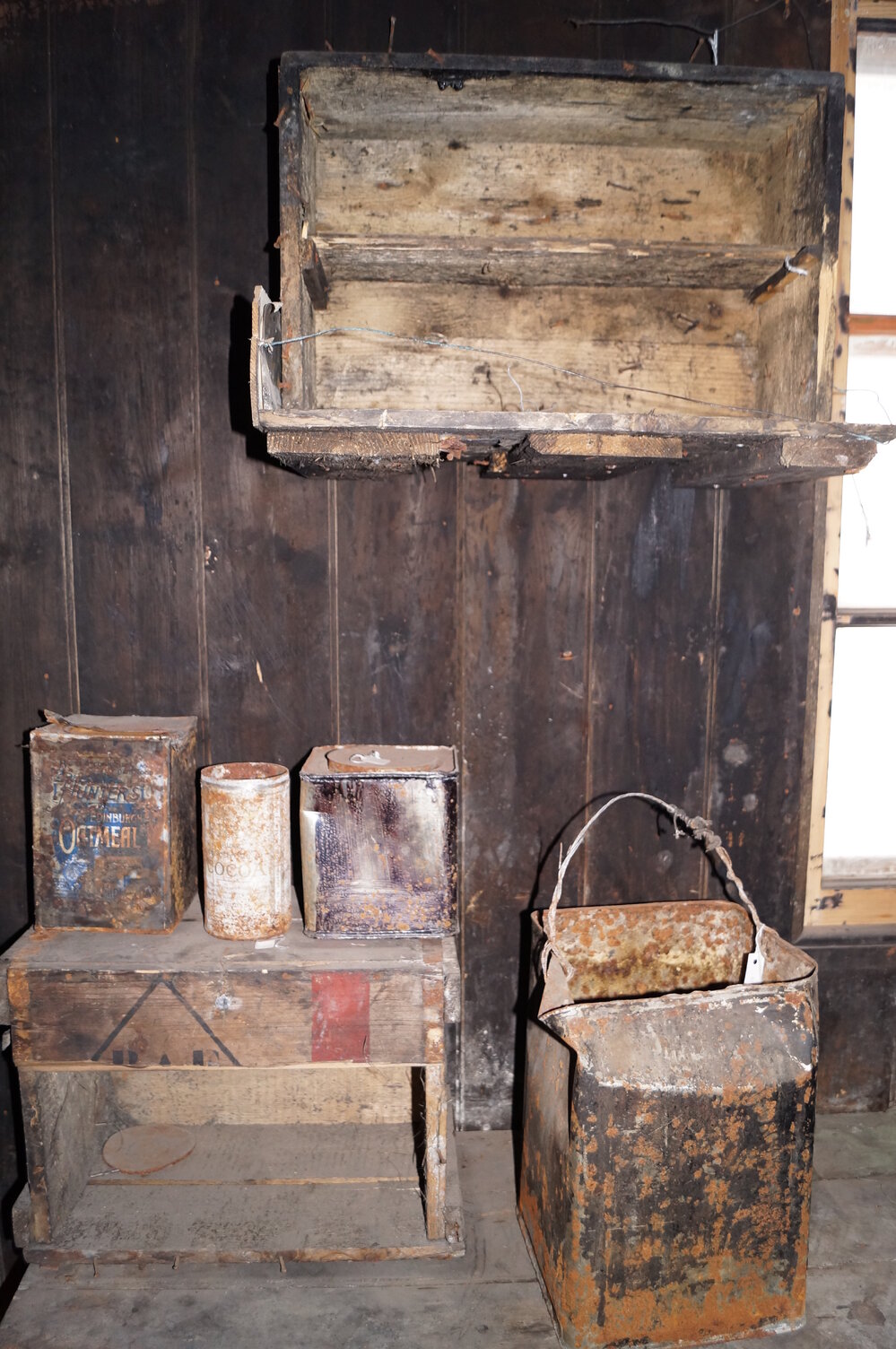 2013-14 Location image, artefacts on Table 1, Scott's 'Discovery' hut, Hut Point (002)