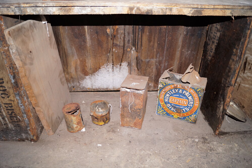 2013-14 Location image, artefacts on Table 1, Scott's 'Discovery' hut, Hut Point (003)