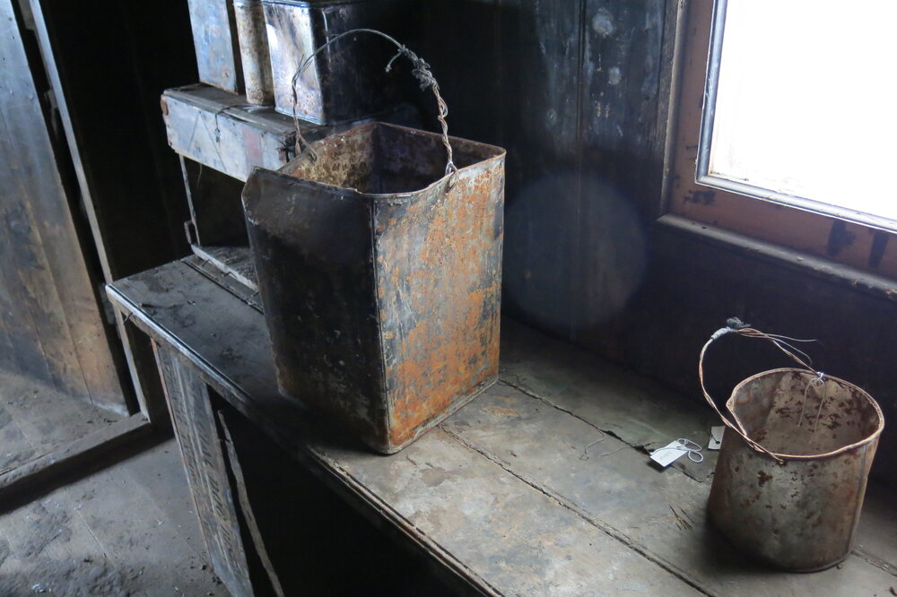 2013-14 Location image, artefacts on Table 1, Scott's 'Discovery' hut, Hut Point (006)