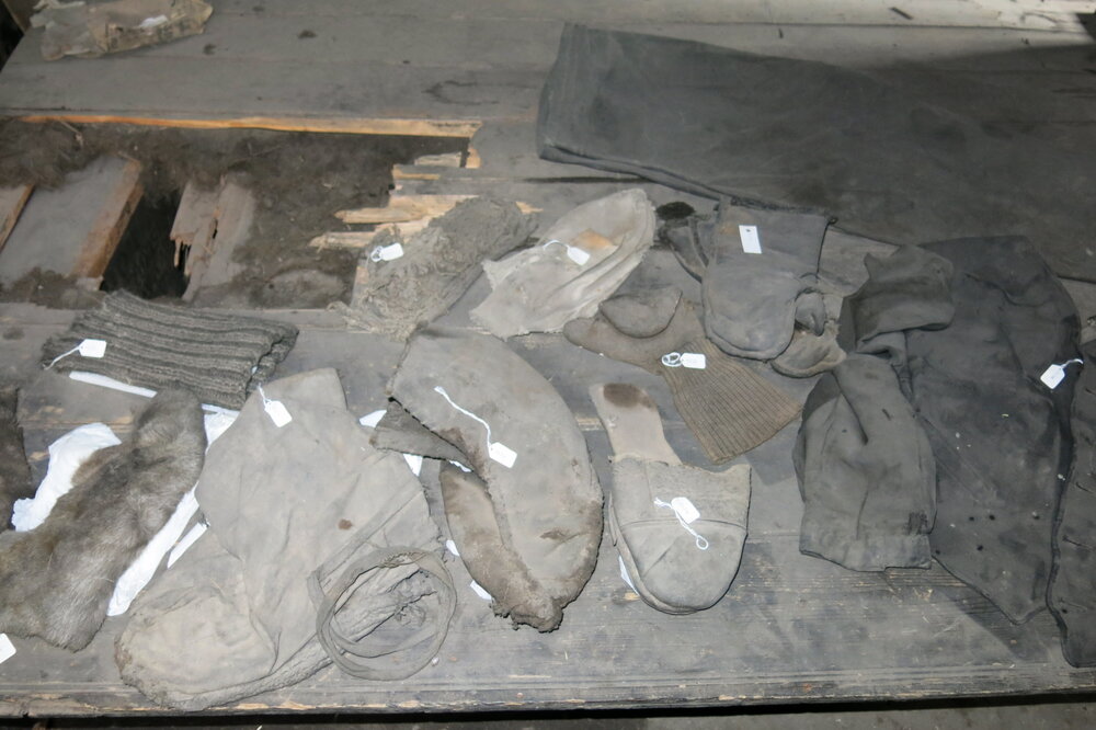 2013-14 Location image, artefacts on sleeping platform, Scott's 'Discovery' hut, Hut Point (005)