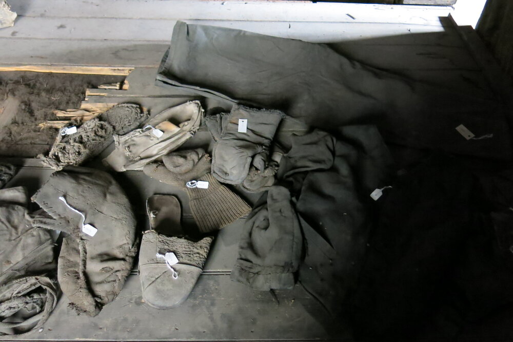 2013-14 Location image, artefacts on sleeping platform, Scott's 'Discovery' hut, Hut Point (006)