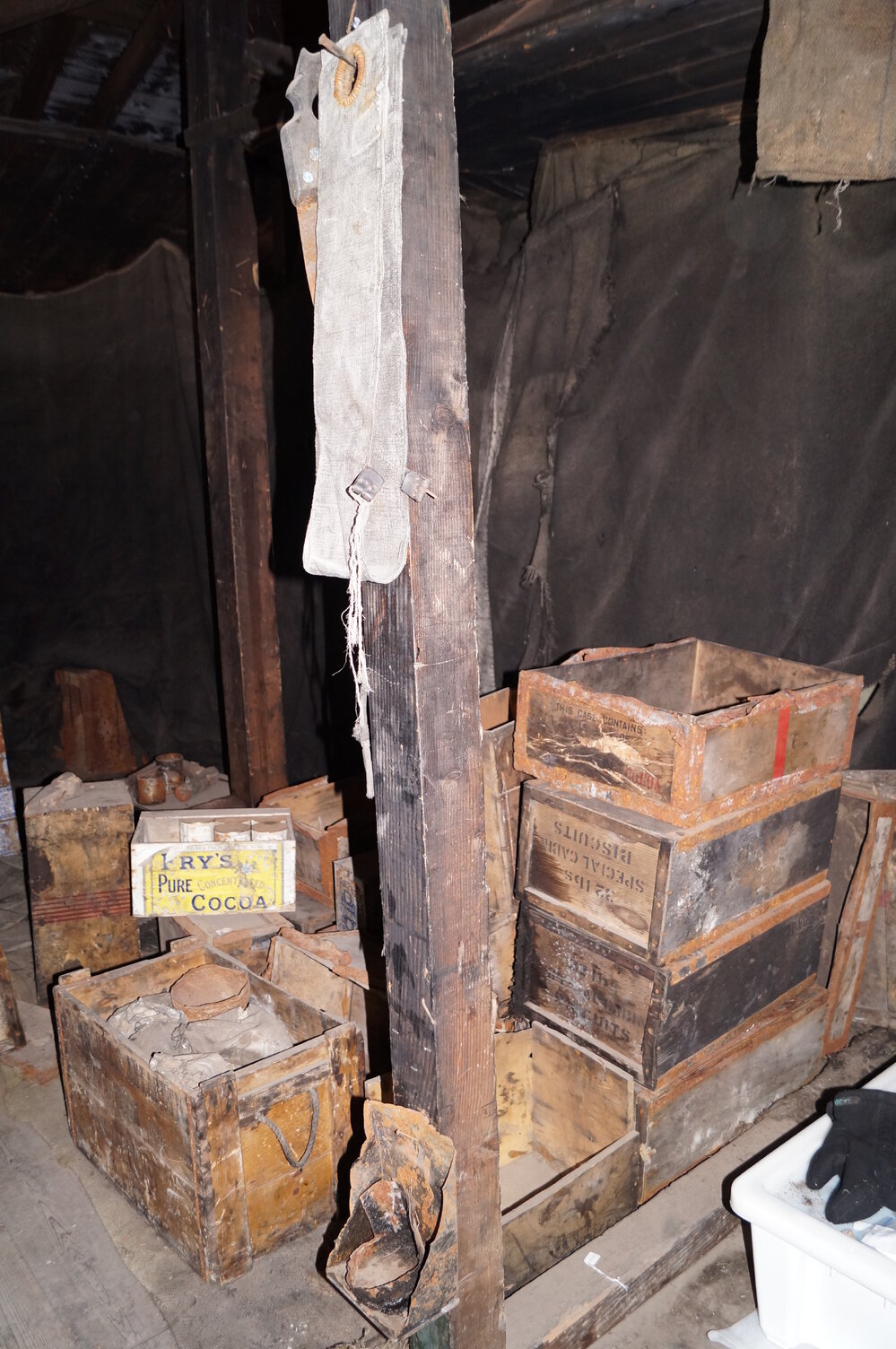 2013-14 Location image, artefacts on post, Scott's 'Discovery' hut, Hut Point (002)