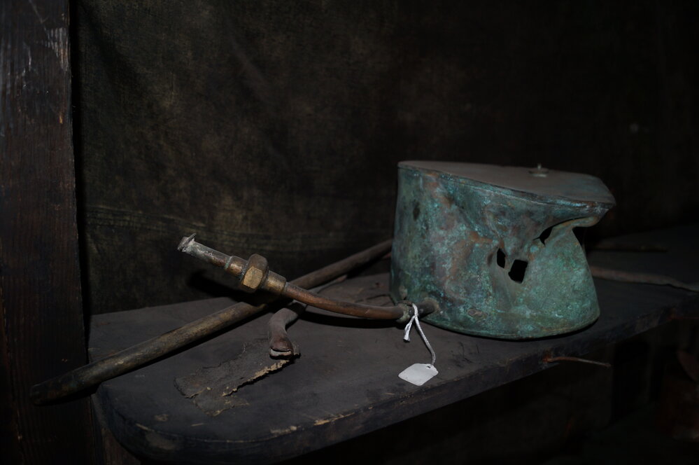 2013-14 Location image, artefacts in the Physical Laboratory, Scott's 'Discovery' hut, Hut Point (001)