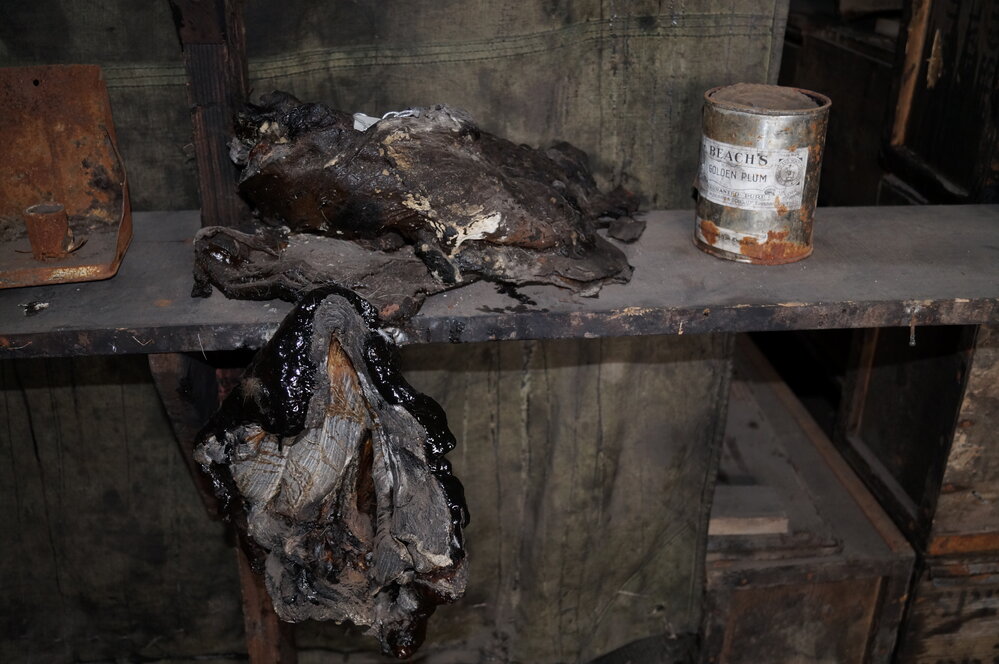 2013-14 Location image, artefacts in the Physical Laboratory, Scott's 'Discovery' hut, Hut Point (003)