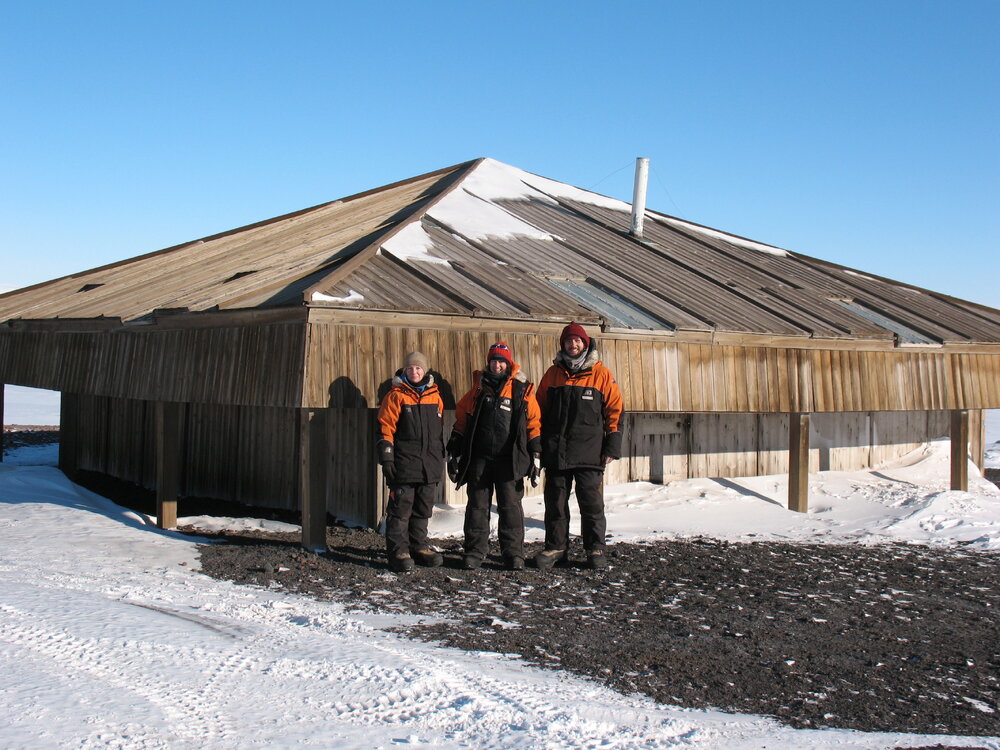 2013-14 AHT Conservators outside Scott's 'Discovery' hut, Hut Point (001)