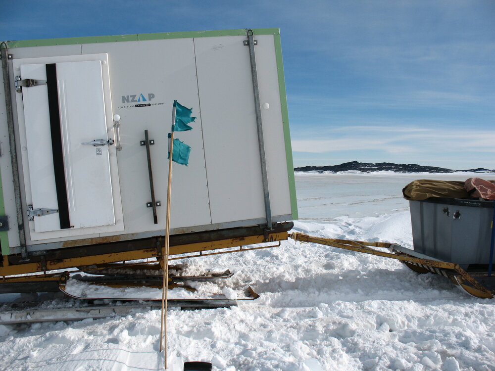 2013-14 H&auml;gglunds travelling over a crack in the sea-ice (003)