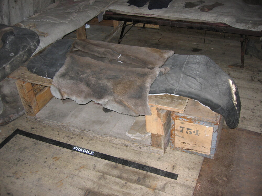 2005-06 Position of metal floor panels, Cape Royds (001)
