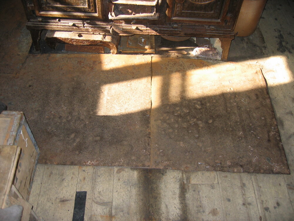 2005-06 Position of metal floor panels, Cape Royds (004)