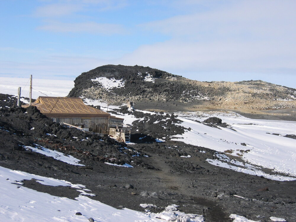 2005-06 Shackleton's 'Nimrod' hut, Cape Royds (002)