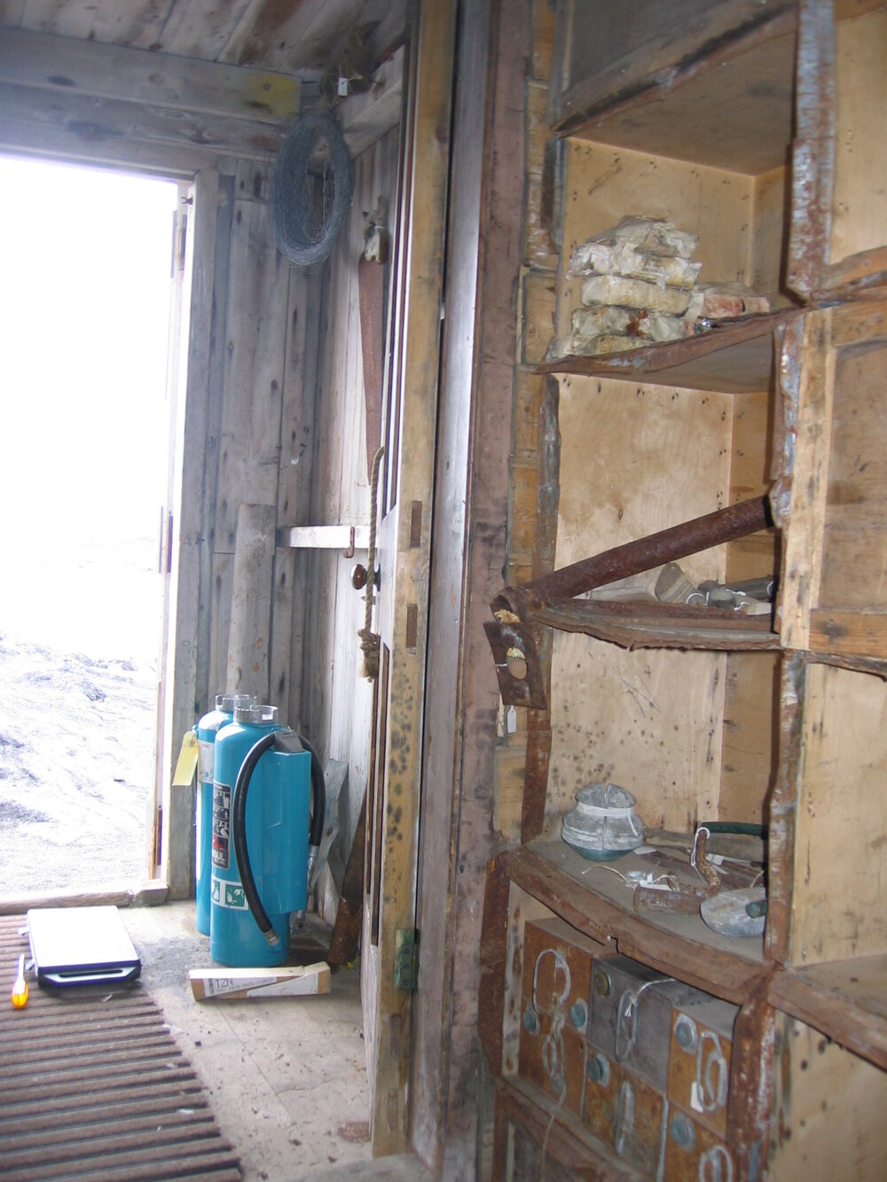 2005-06 Work details, main door, Shackleton's 'Nimrod' hut, Cape Royds (003)