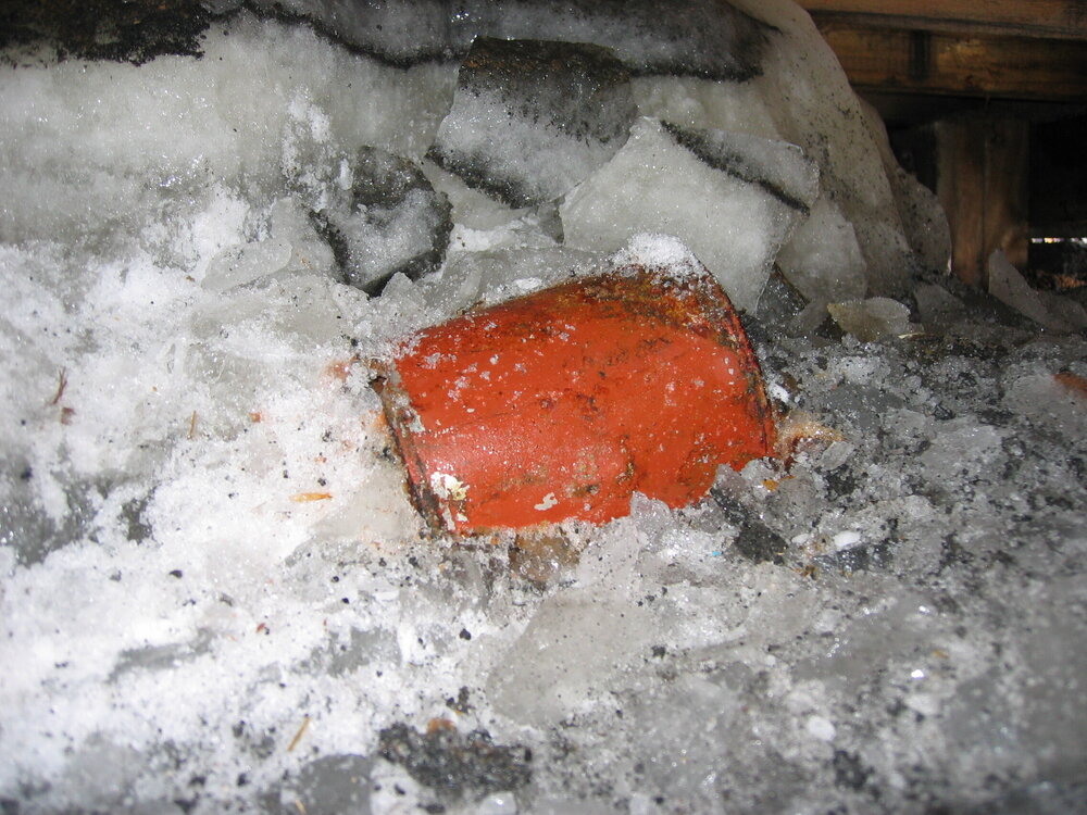 2005-06 Artefacts found under the floor of Shackleton's 'Nimrod' hut, Cape Royds (002)