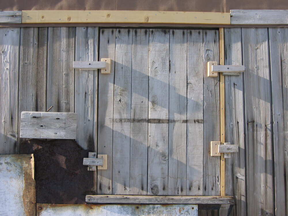2005-06 Work details, window, Shackleton's 'Nimrod' hut, Cape Royds (002)