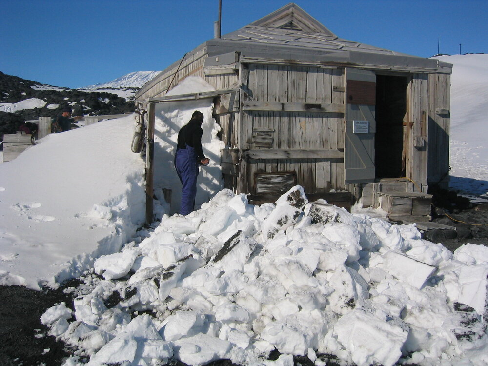 2005 Conservators at work, Robert Clendon, Shackleton's 'Nimrod' hut