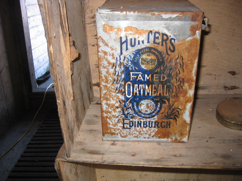 2005 Hunters oatmeal tin inside Shackleton's 'Nimrod' hut