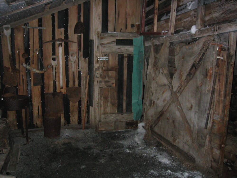 2006 Ice build-up inside Scott's 'Terra Nova' hut, Cape Evans (002)