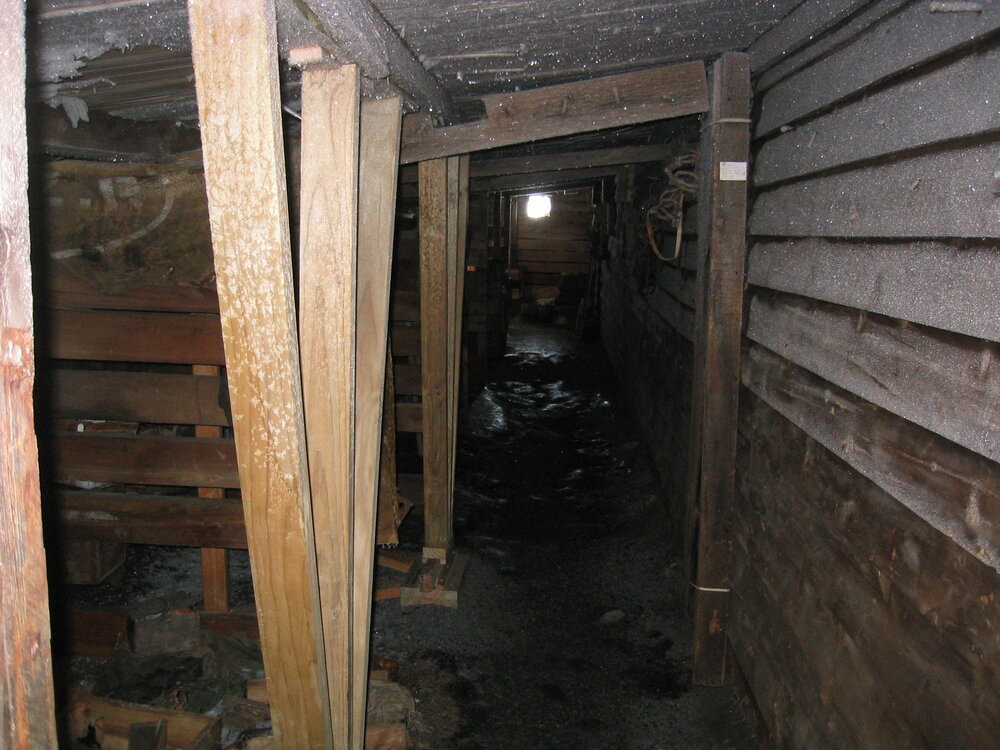 2006 Ice build-up inside Scott's 'Terra Nova' hut, Cape Evans (004)
