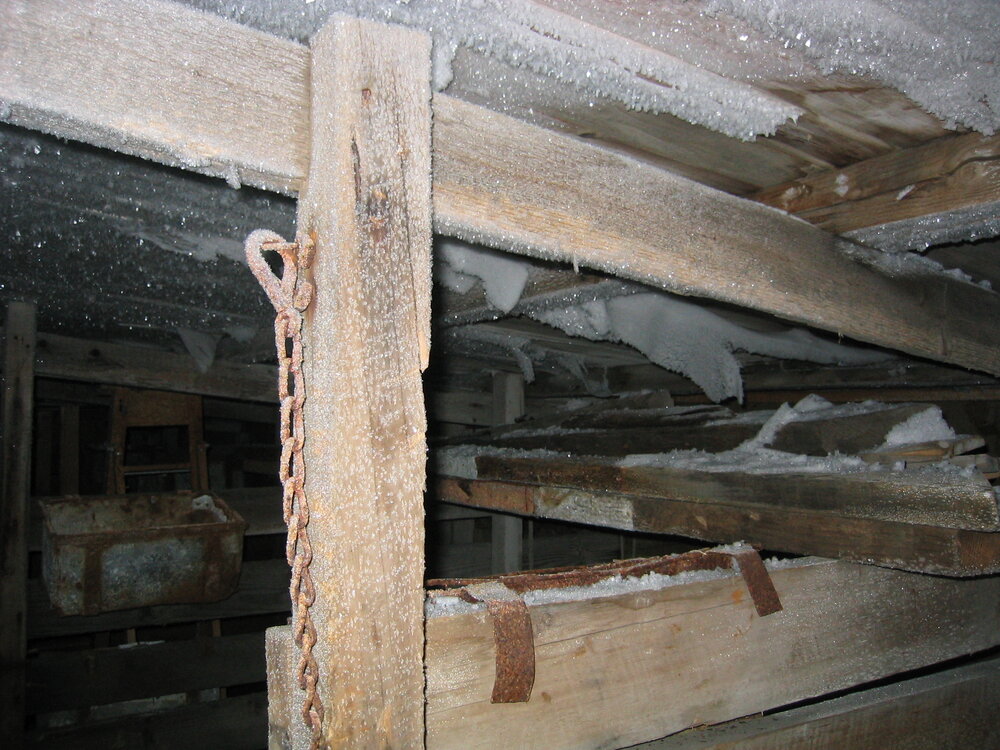 2006 Ice build-up inside Scott's 'Terra Nova' hut, Cape Evans (008)