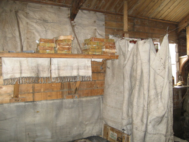 2006 Shackleton's 'Nimrod' hut interior, Cape Royds (005)
