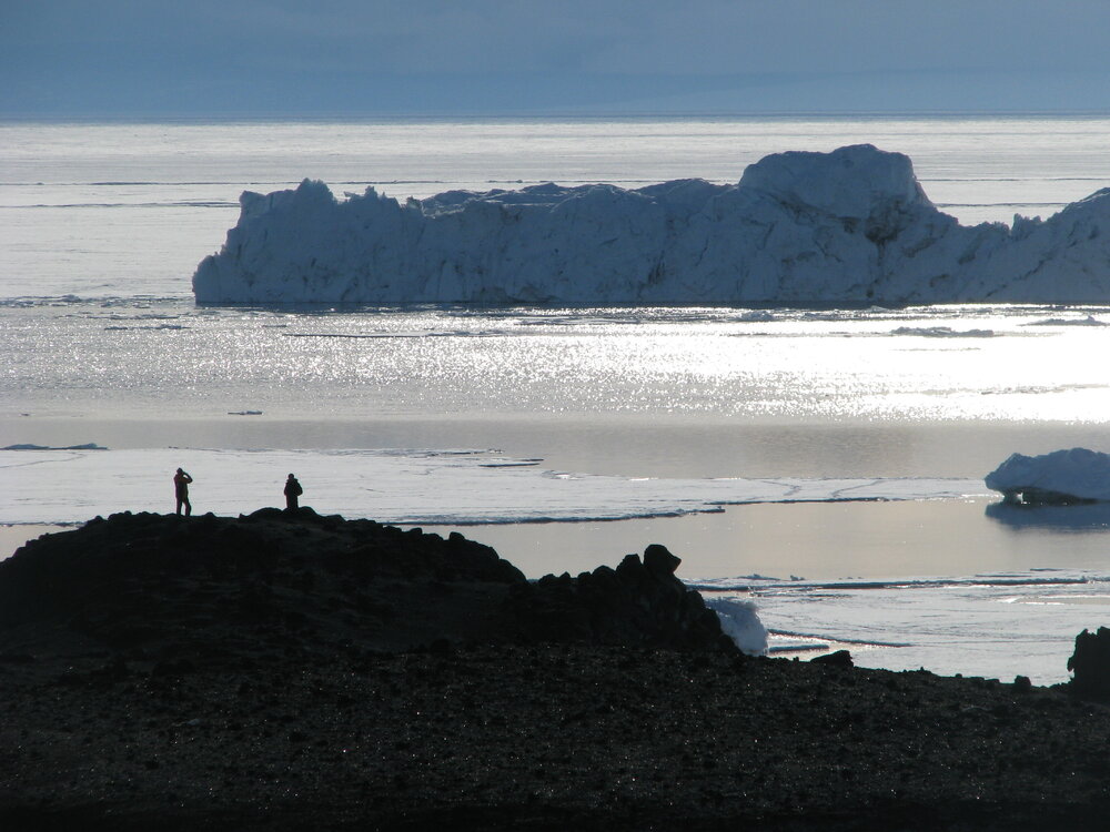 2010-11 Iceberg at sea
