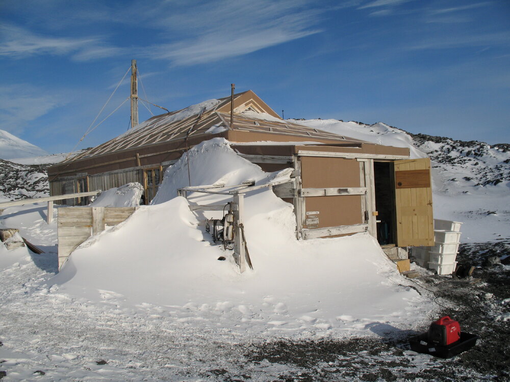 Snow build-up, northwest elevation of Shackleton's 'Nimrod' hut 