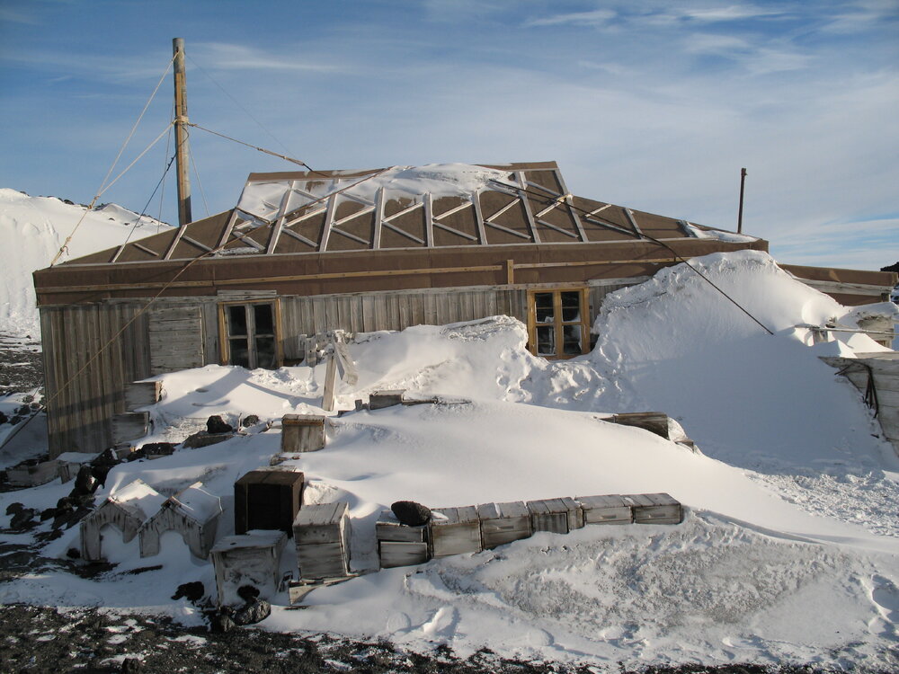 Snow build-up, north elevation of Shackleton's 'Nimrod' hut (003)