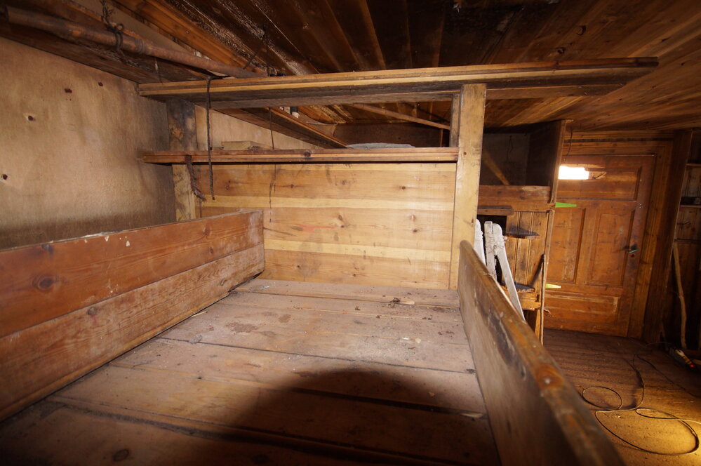 2015-16 Ellifsen's bunk, Borchgrevink's Living hut (004)