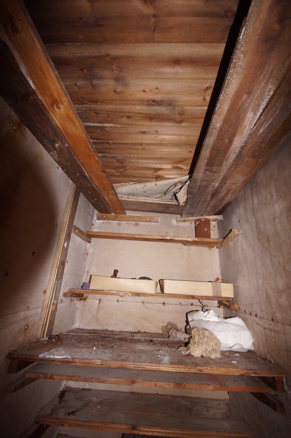 2015-16 Office, Borchgrevink's Living hut