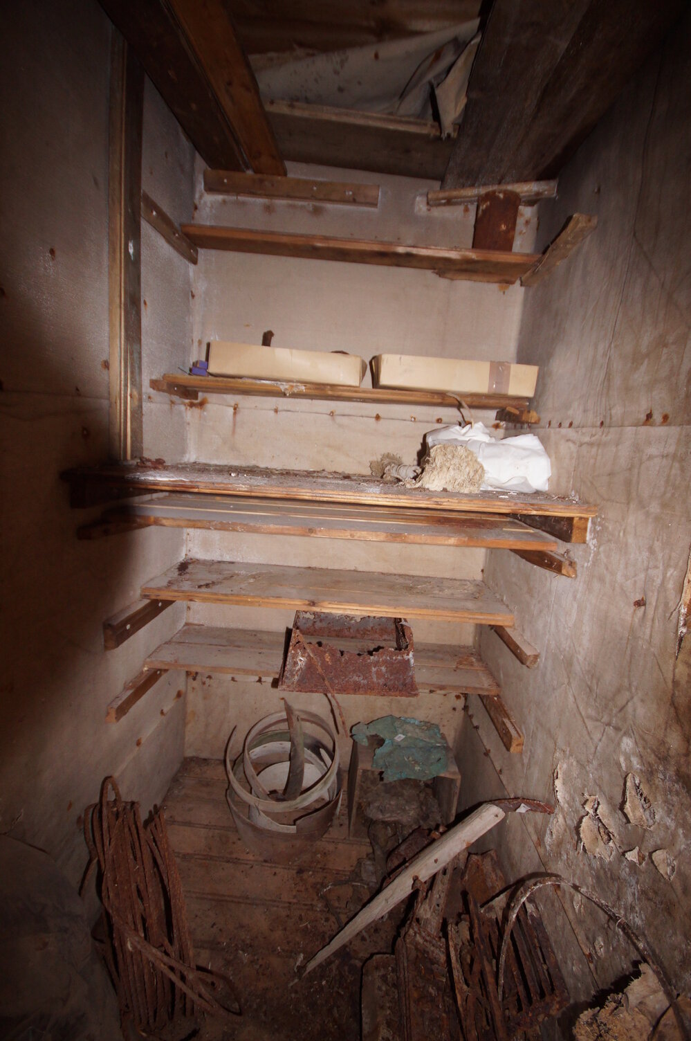 2015-16 Office, Borchgrevink's Living hut (001)