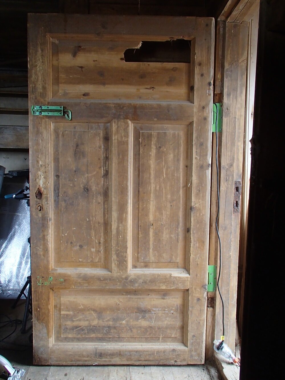2015-16 Inner door, Borchgrevink's Living hut (003)