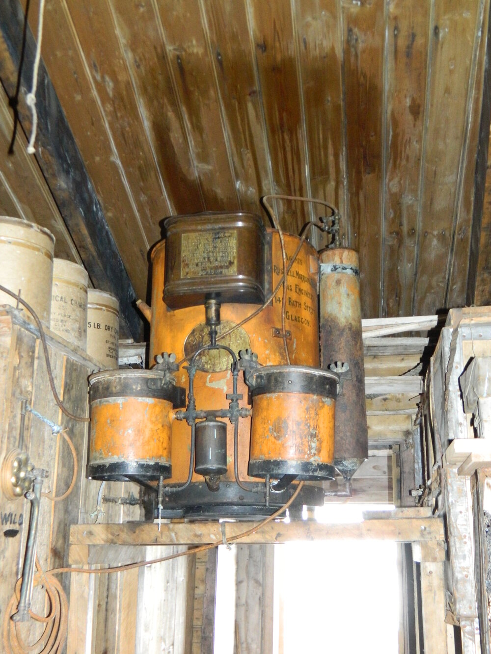 2012 Shackleton's 'Nimrod' hut, interior, Drummond acetylene generator
