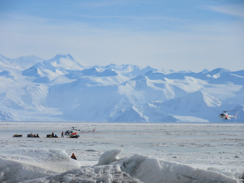 2015-16 Helicopters picking up people and gear