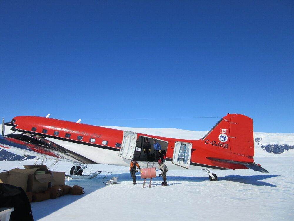 2015-16 Kenn Borek Aeroplane and cargo (001)